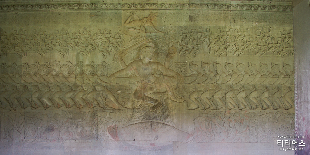 앙코르 와트 1층 회랑 동남쪽 부조, 우유바다의 휘젓기 - 힌두 천지창조