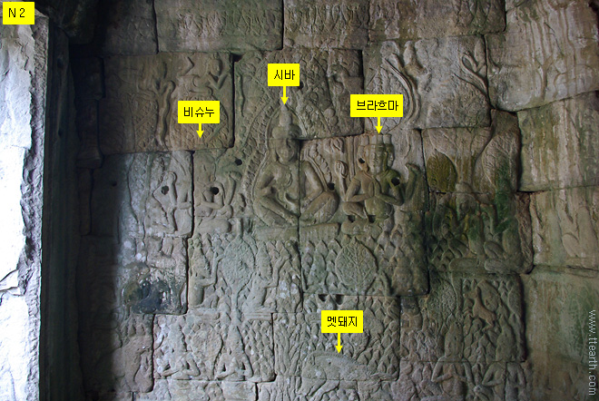 바이욘 북쪽 회랑, 트리무르티, 힌두교 삼위일체