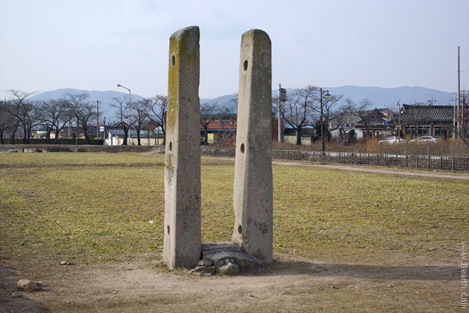 경주 분황사, 구황동 당간지주