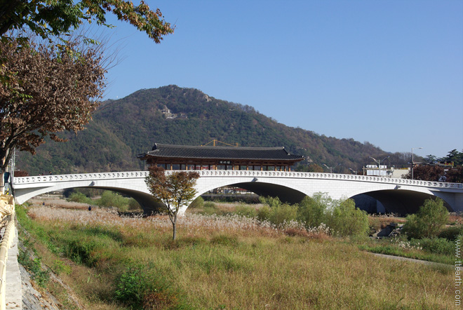 전주 남천교, 전주천, 전주 한옥 마을