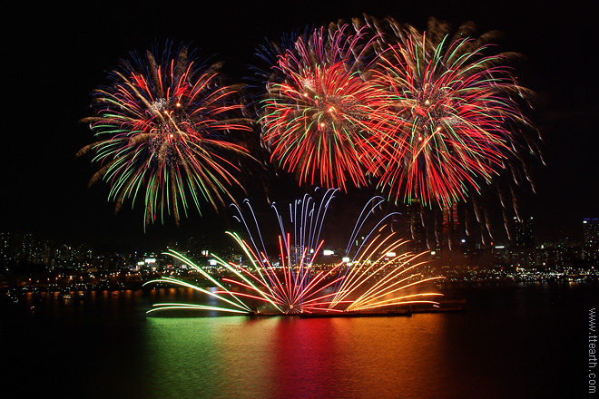 서울 세계 불꽃 축제 사진, 무지개 빛