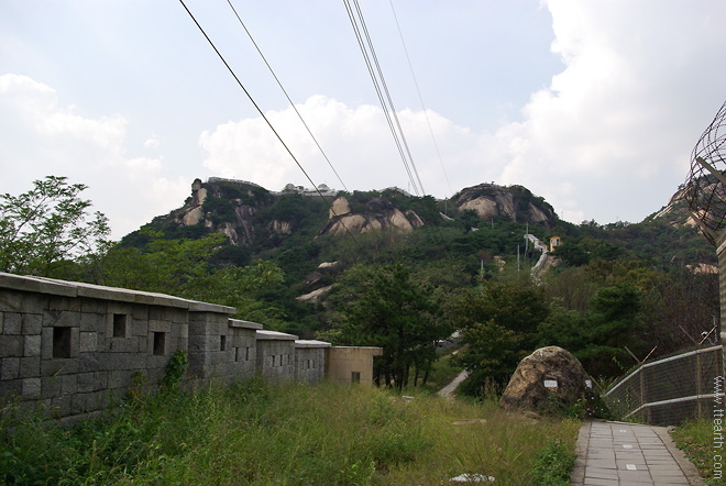 서울 성곽, 인왕산