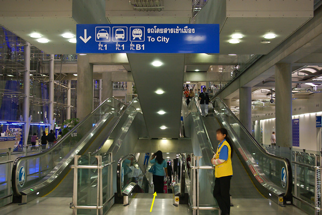 방콕 공항, 자동계단
